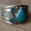 N6044l Bracelet manchette artisanal ethnique indien avec turquoise forme poire sertie - Bijoux Bracelets en ligne Ninanina