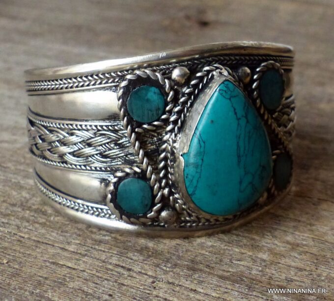 N6044l Bracelet manchette artisanal ethnique indien avec turquoise forme poire sertie - Bijoux Bracelets en ligne Ninanina