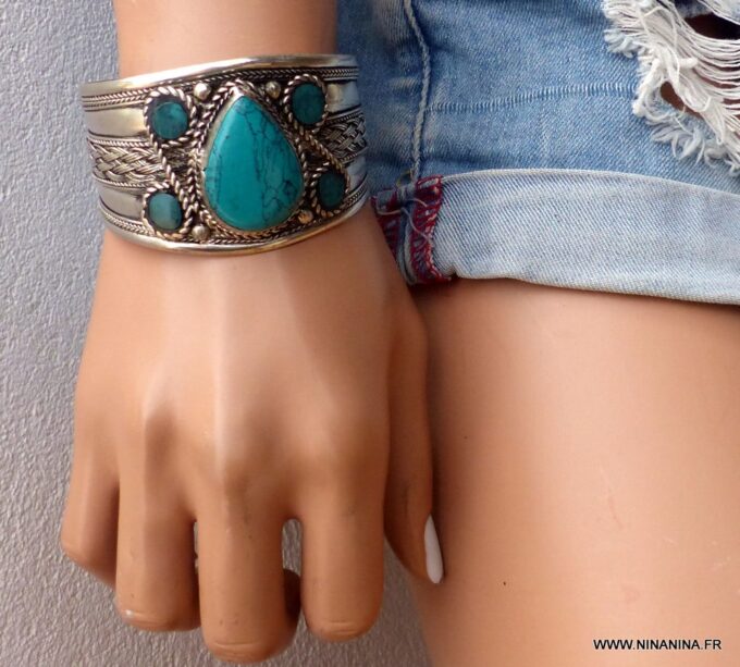 N6044m Bracelet manchette artisanal ethnique indien avec turquoise forme poire sertie - Bijoux Bracelets en ligne Ninanina