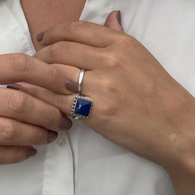 N6083a Bague carrée saphir bleu Indien et Argent 925 massif- Bijoux Bagues en ligne Ninanina