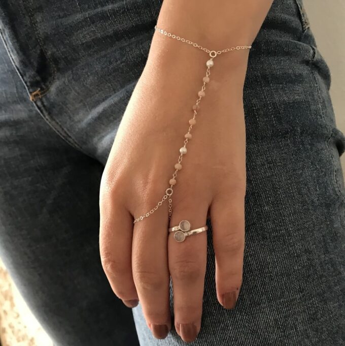 N6142d Bracelet bague - chaine de main argent opales roses - Bijoux Bracelets en ligne Ninanina