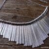 N6148c Collier plastron franges métal argenté - Bijoux Colliers en ligne Ninanina