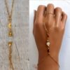 N6150d - Bracelet bague chaine de main plaqué or et pierre de lune - Bijoux Bracelets en ligne Ninanina