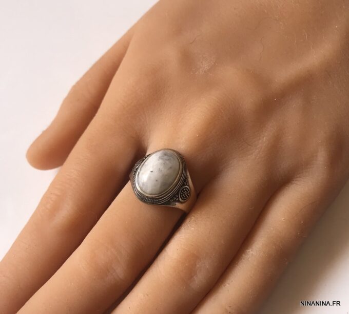 N6161x Bague homme pierre de lune ovale – chevalière argent - Bijoux Bagues en ligne Ninanina