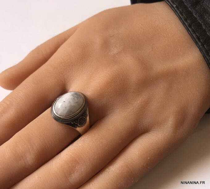 N6161z Bague homme pierre de lune ovale – chevalière argent - Bijoux Bagues en ligne Ninanina