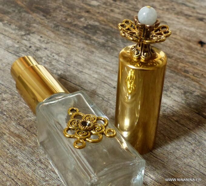 N6165 Atomiseur - Vaporisateur de parfum de sac verre, métal doré et pierre de lune - Accessoires Atomiseurs en ligne Ninanina