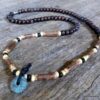 N6217b Collier ethnique cuir pendentif rond bleu turquoise homme - Bijoux Colliers Ninanina