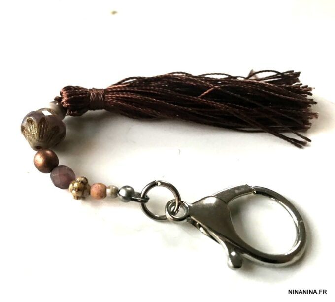 N6230 Bijou de sac boheme pompon marron – Accessoires en ligne Ninanina