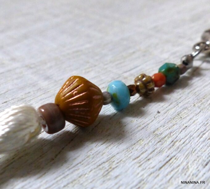 N6231a Bijou de sac boheme perles de bohemes picasso et pompon blanc - Accessoires Bijoux en ligne Ninanina