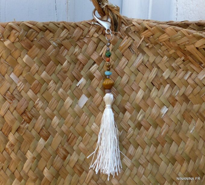 N6231b Bijou de sac boheme perles de bohemes picasso et pompon blanc - Accessoires Bijoux en ligne Ninanina