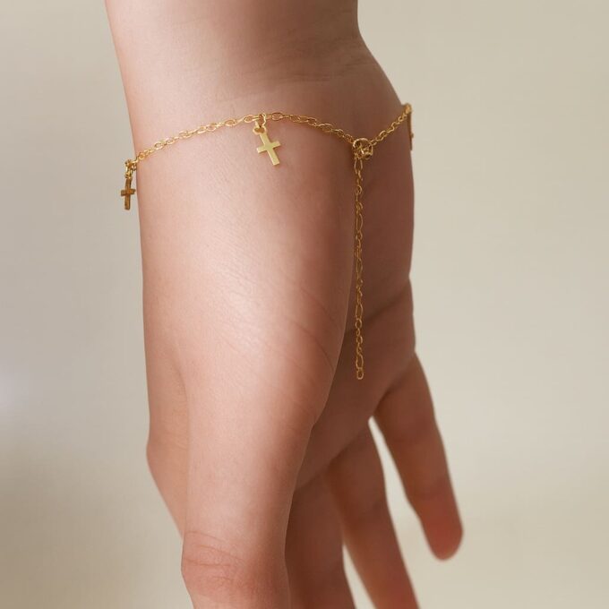 N6272d Bracelet fin avec plusieurs charms croix en Or Laminé (Plaqué Or 14 carats gold filled) artisanal - Bijoux bracelets fins en ligne Ninanina
