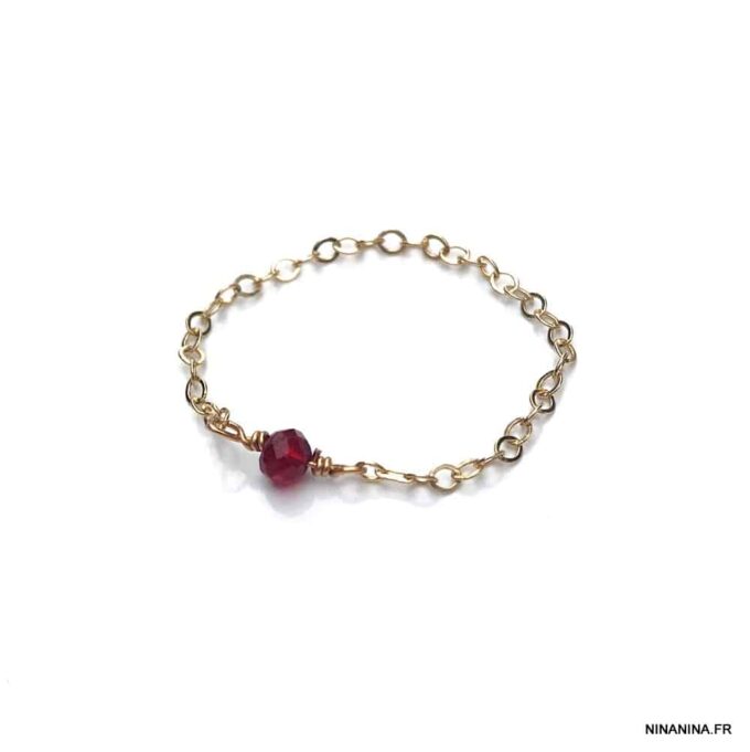 N6273b Bague fine chainette plaqué or Pierre Grenat rouge - Bijoux Bagues en ligne Ninanina