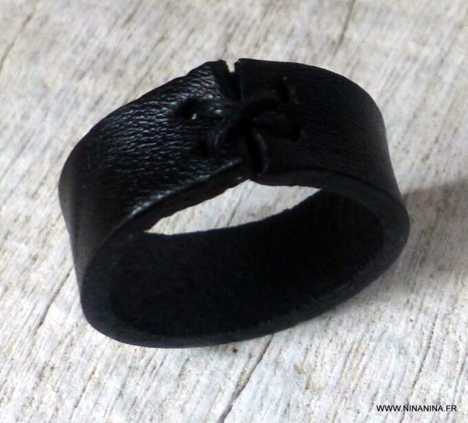 N6447b - Bague cuir femme et homme artisanale noire - Bijoux Bagues en ligne Ninanina