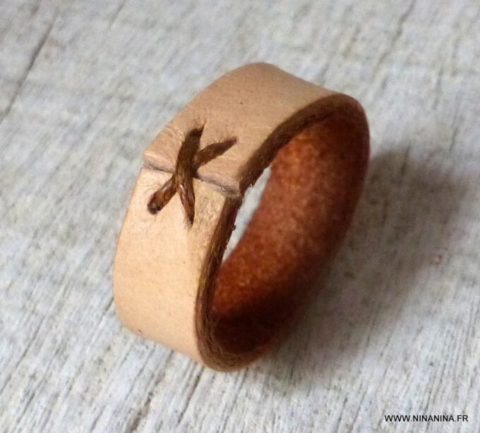 N6447f - Bague cuir femme et homme artisanale noire - Bijoux Bagues en ligne Ninanina