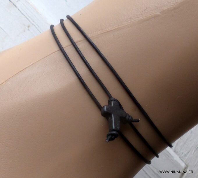 N6477b Bracelet de cheville homme croix noire cordon cuir - Bijoux Bracelets en ligne Ninanina
