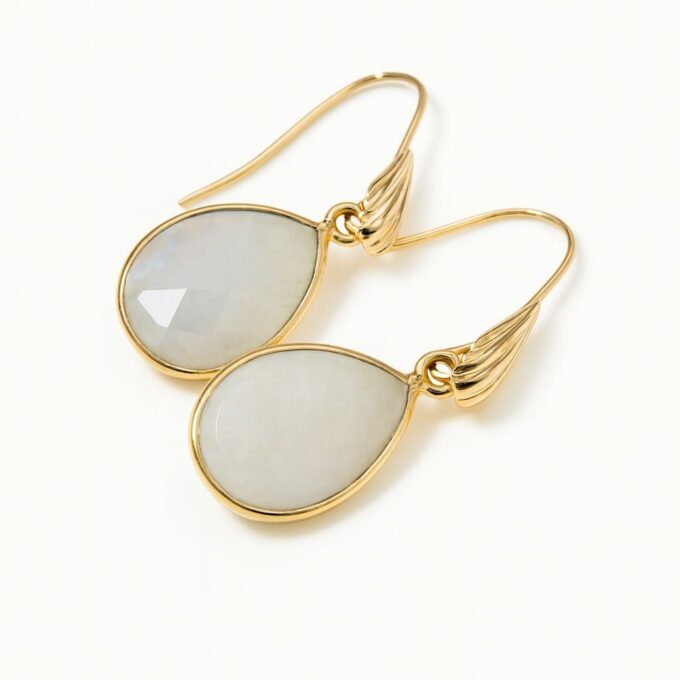 N6496c Boucles d’oreilles Pierre de Lune Femme en plaqué or – Bijou artisanal et pierre naturelle lumineuse - Bijoux boucle d'oreille en ligne Ninanina