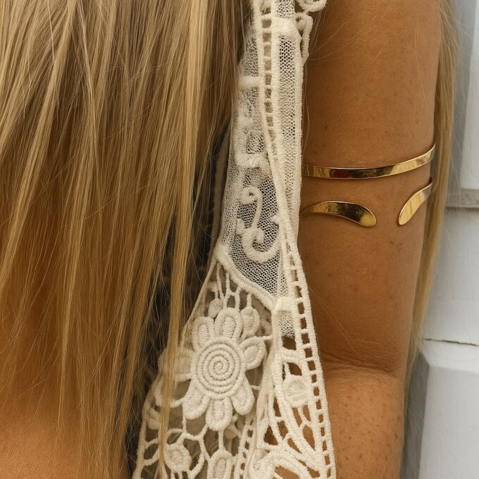 N6614a Bracelet de bras doré – Bijou égyptien artisanal au style antique et féminin - Bijoux de biceps en ligne ethniques Ninanina