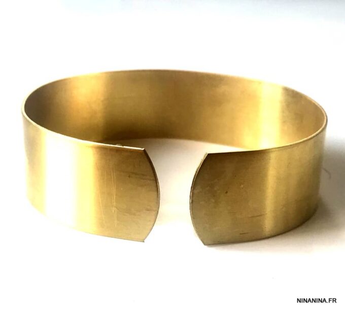 N7205f Bracelet de cheville large tribal laiton doré pour femme - Bijoux de pîed en ligne Ninanina
