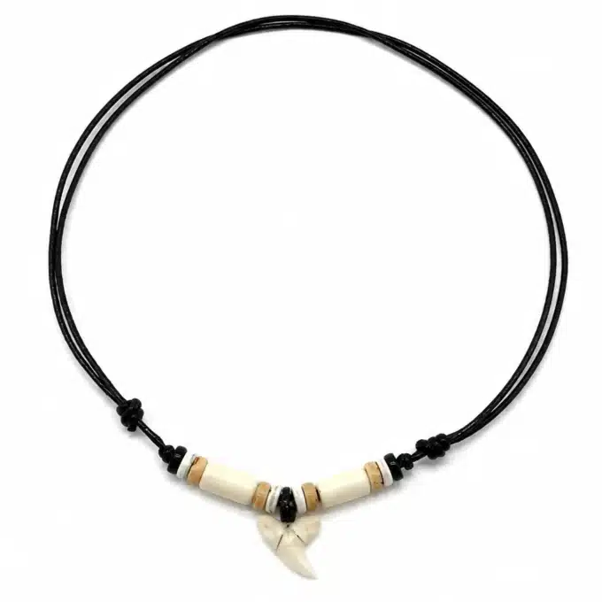 N8648 Collier ethnique homme pendentif dent de requin perles bois - Bijoux colliers hommes en ligne Ninanina