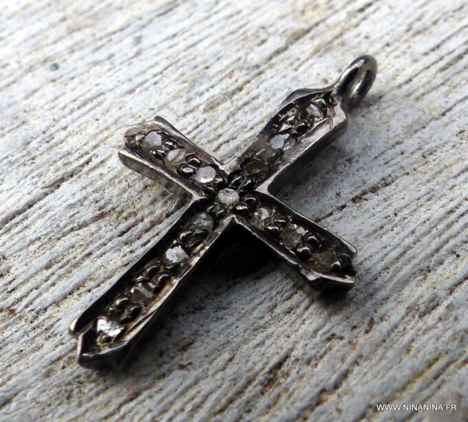 N6507e Pendentif croix femme diamant argent noir - Bijoux Pendentifs en ligne Ninanina