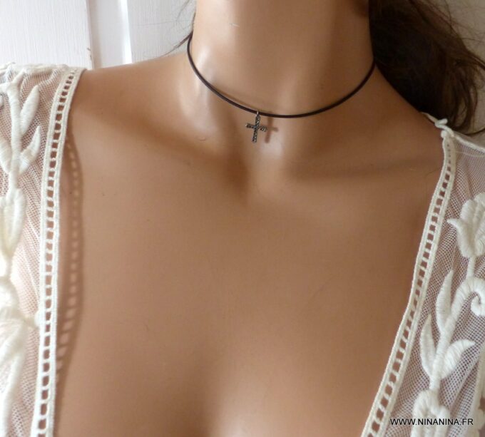 N6508f Ras de cou diamant pendentif croix diamants argent noir - Bijoux Colliers en ligne Ninanina