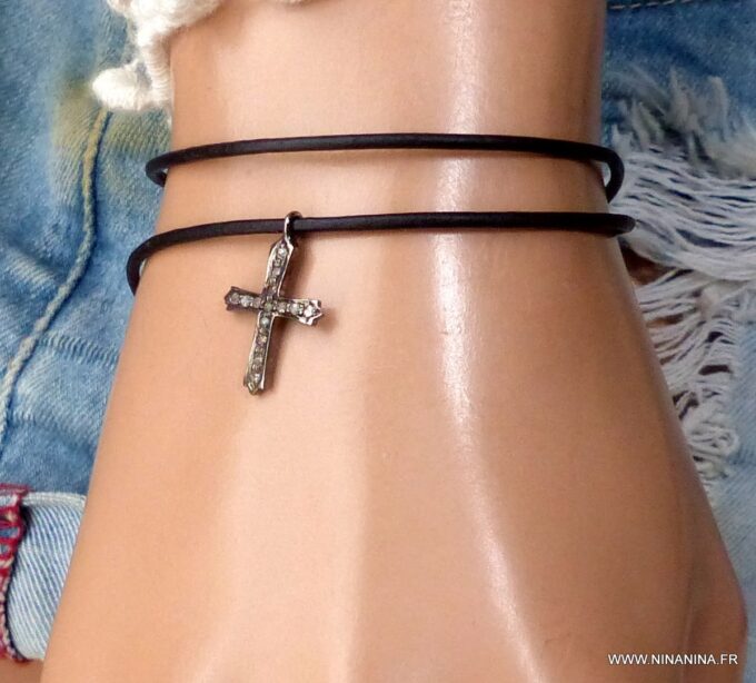 N6509e Bracelet diamant femme pendentif croix diamants argent noir - Bijoux Colliers en ligne Ninanina