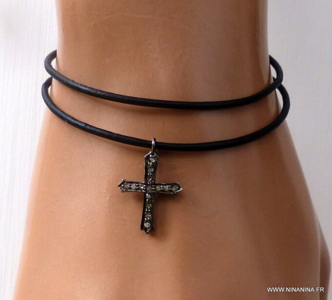 N6509i Bracelet diamant femme pendentif croix diamants argent noir - Bijoux Colliers en ligne Ninanina