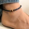 N6440a Bracelet cheville perles bois et oeil de tigre homme - Bijoux de pied en ligne Ninanina