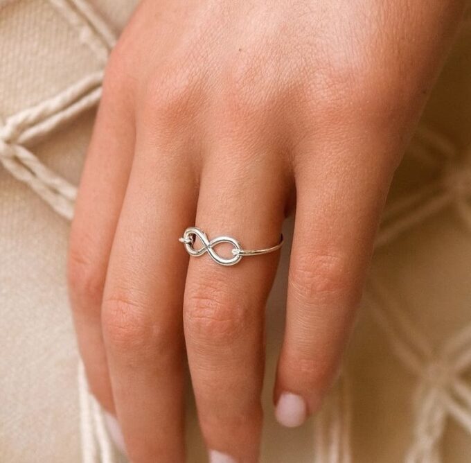 N6584 Bague infinity argent 925 massif avec signe infini pour femme - Bijoux Bagues femmes en ligne Ninanina