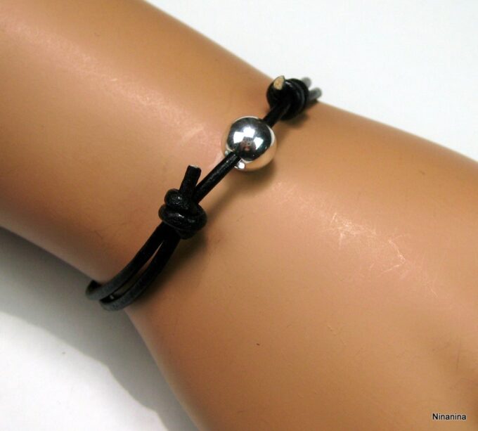 N1149terc bracelet cordon cuir et perle argent massif