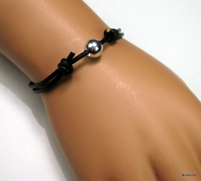 N1149terd bracelet cordon cuir et perle argent massif