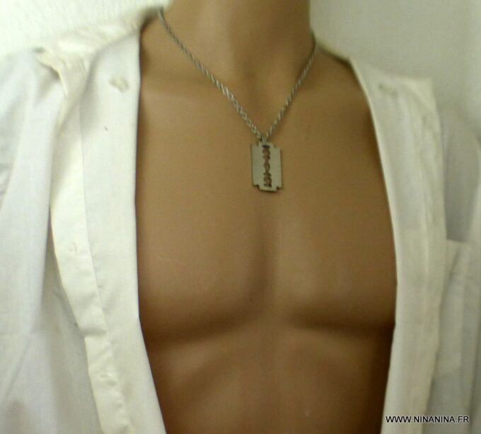 N2480C Collier pendentif lame de rasoir Acier argenté homme - Bijoux Colliers en ligne Ninanina