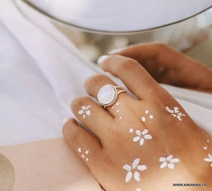 N6623d Bague argent femme pierre de lune ronde - Bijoux Bagues en ligne Ninanina
