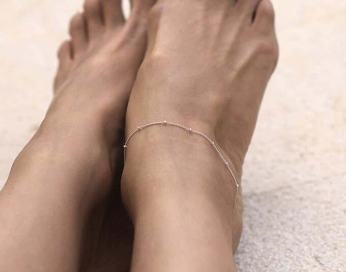 N6649c Chevillere femme en Acier argenté maille satellite - Bijoux Chaines en ligne NInanina