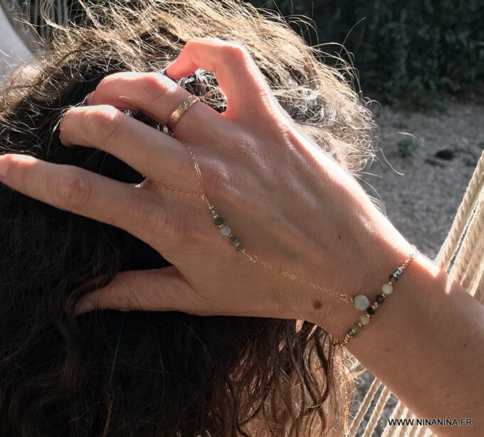 N6660q Chaine main plaqué or aiguemarine émeraude et zircon bleu - Bijoux Bracelets en ligne Ninanina