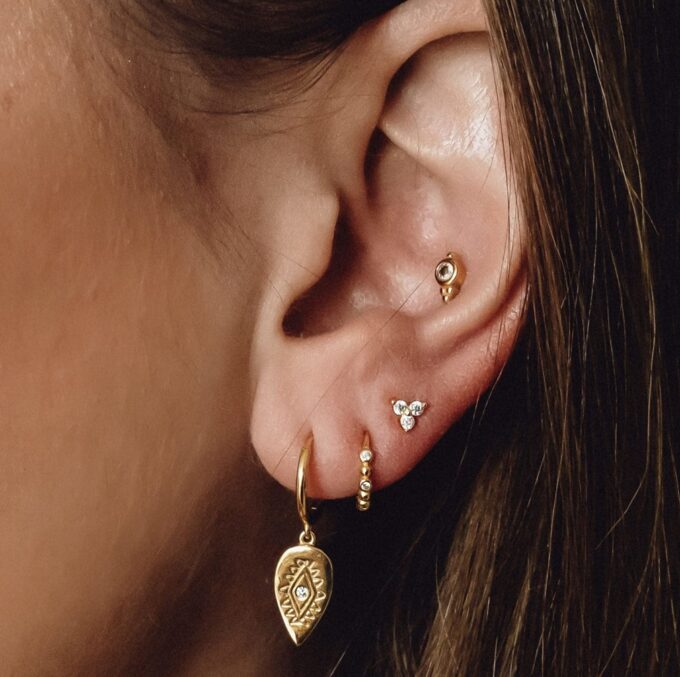 N6667b Mini creoles avec pendentif plaqué or et zircon - Bijoux Boucles d oreilles femmes en ligne Ninanina