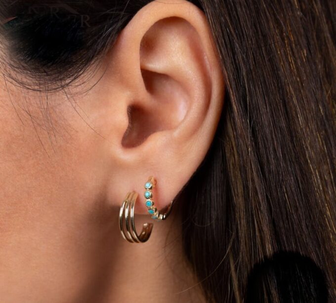 N6685c petites créoles plaqué or et zircon bleu - Bijoux Boucles d oreilles en ligne Ninanina