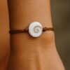 N6743b Bracelet oeil de sainte lucie pas cher fait main porte-bonheur – Bijoux Bracelets coquillages en ligne Ninanina