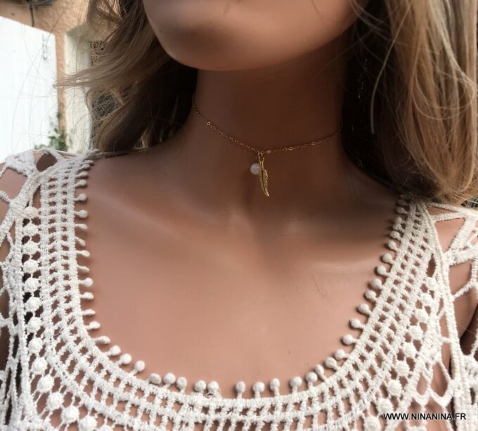 N6753b Ras du cou plaqué or plume et pierre de lune - Bijoux Colliers en ligne Ninanina
