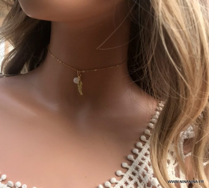 N6753c Ras du cou plaqué or plume et pierre de lune - Bijoux Colliers en ligne Ninanina