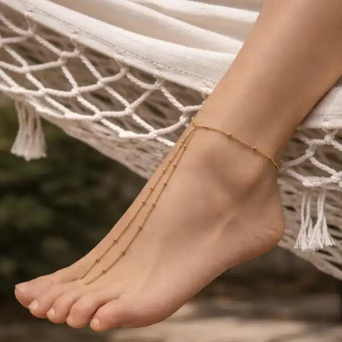 N6765a Bracelet pour Pied Femme Or Artisanal - Chainette Maille Satellite en Acier Doré - Bijoux de pieds estivals en ligne Ninanina