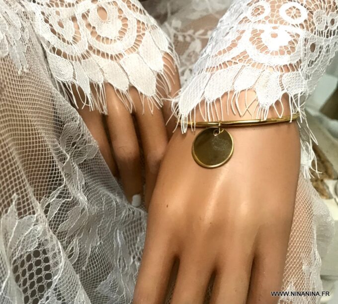 N6799e Bracelet jonc avec medaille Acier doré pour femme - Bijoux Bracelets en ligne Ninanina