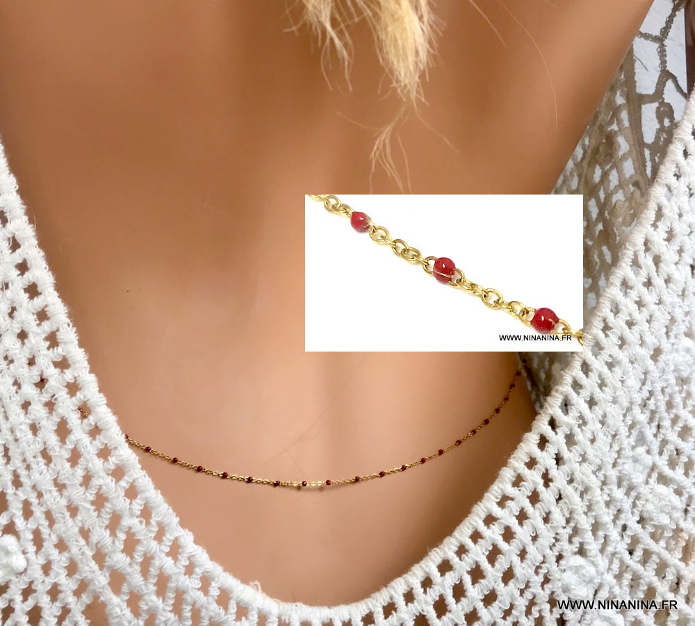 collier de perles en verre rouge pour femmes avec un élément métallique en  fil d'argent - longueur de 70 cm