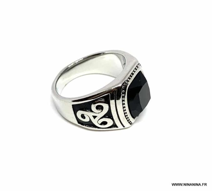 N6839a Chevaliere triskel homme acier argent et pierre noire - Bijoux Bagues en ligne Ninanina
