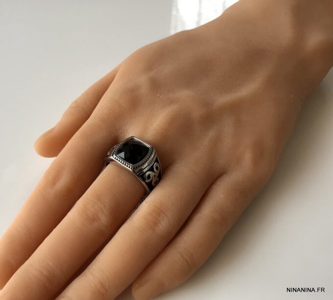 N6839b Chevaliere triskel homme acier argent et pierre noire - Bijoux Bagues hommes en ligne Ninanina