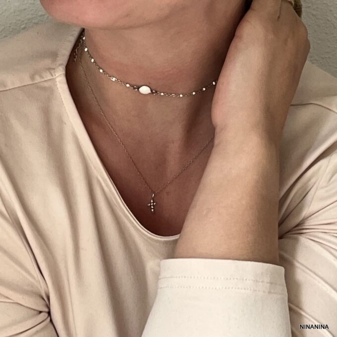N6855E Collier Ras de cou perles blanches acier inoxydable argent femme - Bijoux Colliers Femmes en ligne Ninanina