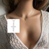 N6982 Pendentif croix argent zirconium blanc sur chaine femme - Bijoux Colliers femmes en ligne Ninanina Collier féminin avec pendentif croix en argent et pierres en zirconium blanc porté, made in France