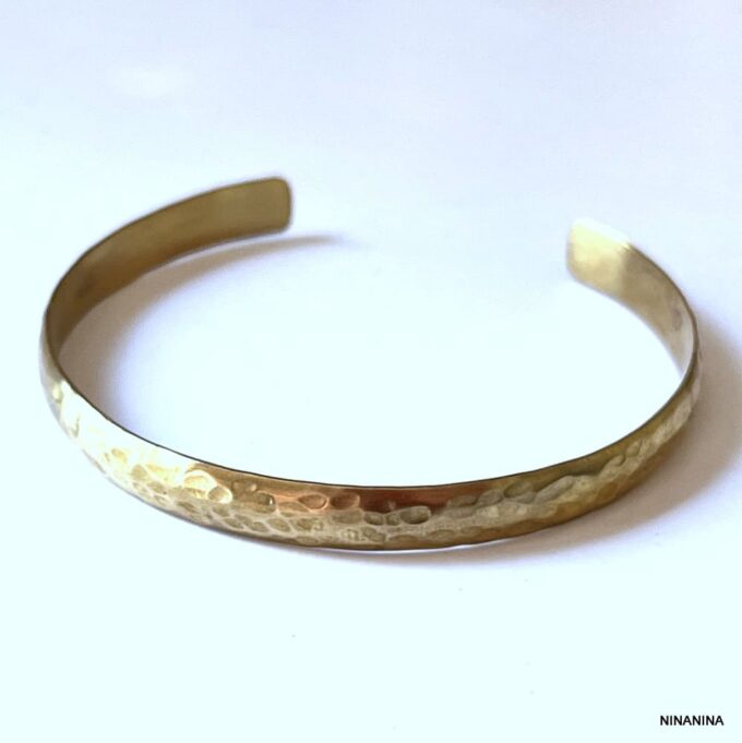 N7060i Bracelet en laiton doré femme - Manchette fine or martelé - Bijoux Bracelets femmes en ligne Ninanina