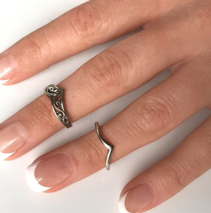 N7135b Bague Demi Doigt Or Réglable - Anneau Doré De Phalange Filigrané Forme V - Bijoux bagues phalanges en ligne Ninanina