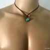 N7167d Collier ethnique turquoise homme pendentif pierre naturelle bleue lacet cuir marron - Bijoux Colliers en ligne Ninanina